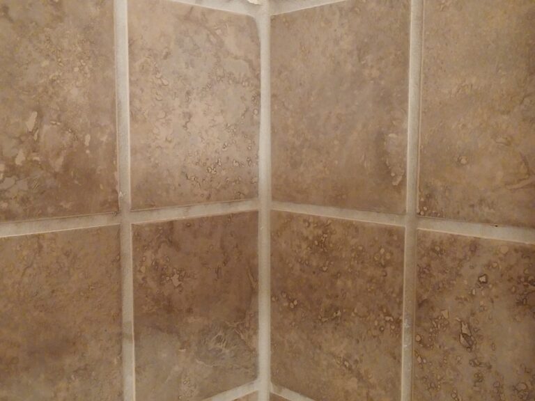 grout-cleaning