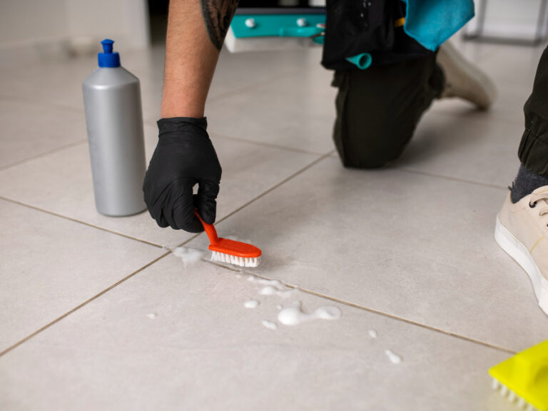 Grout-Cleaning